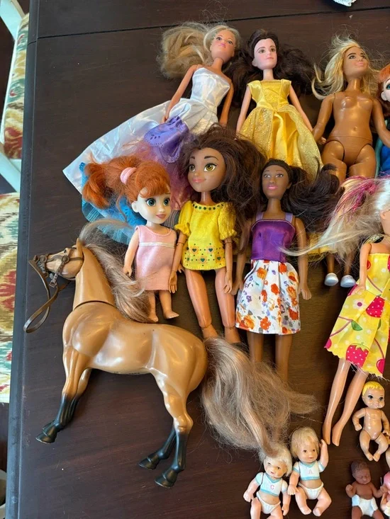 Assorted Barbie and Doll lot - 25 dolls, accessories, horse, all conditions - Picture 2 of 7